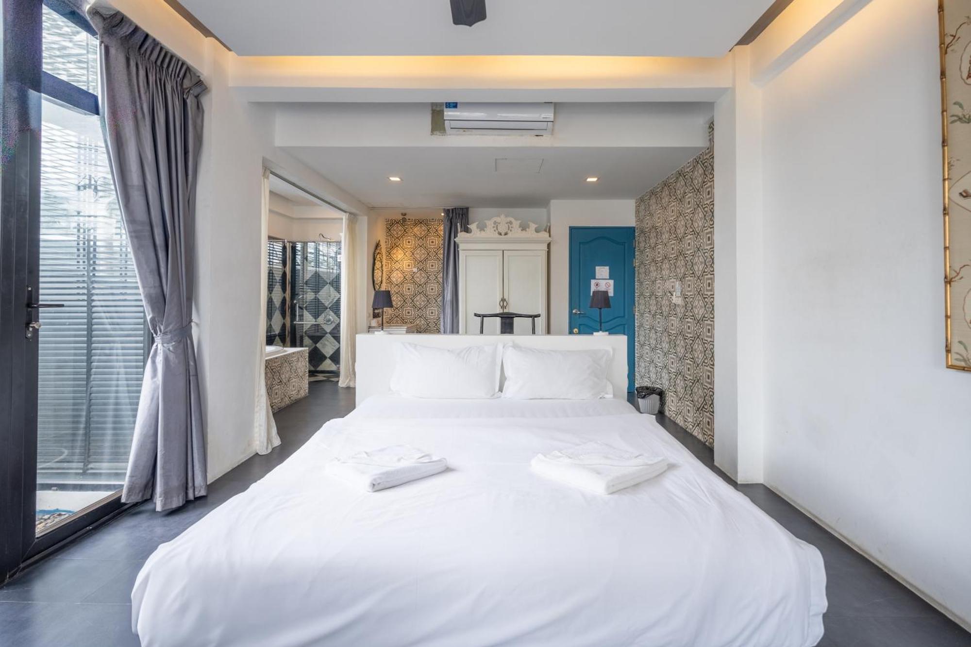 See Sea Villa Phuket Sha Patong Bagian luar foto